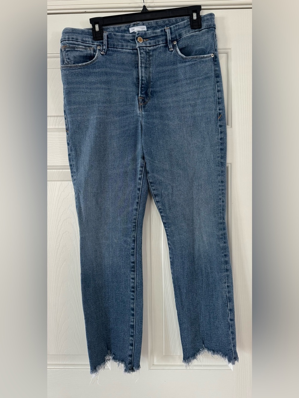 Good American Mid-Blue Raw-Hem Jeans 99% cotton size 14 or 32